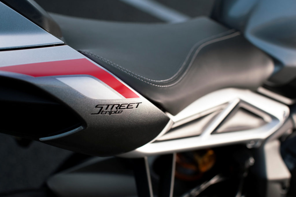 moto-765-Street-Triple-RS-2023-sport-classic-2